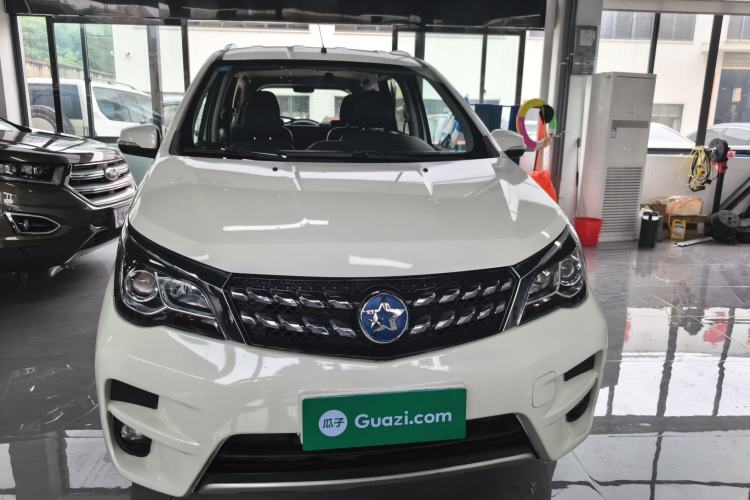 Used Venucia M50V 2019 1.5L Manual Comfort Edition