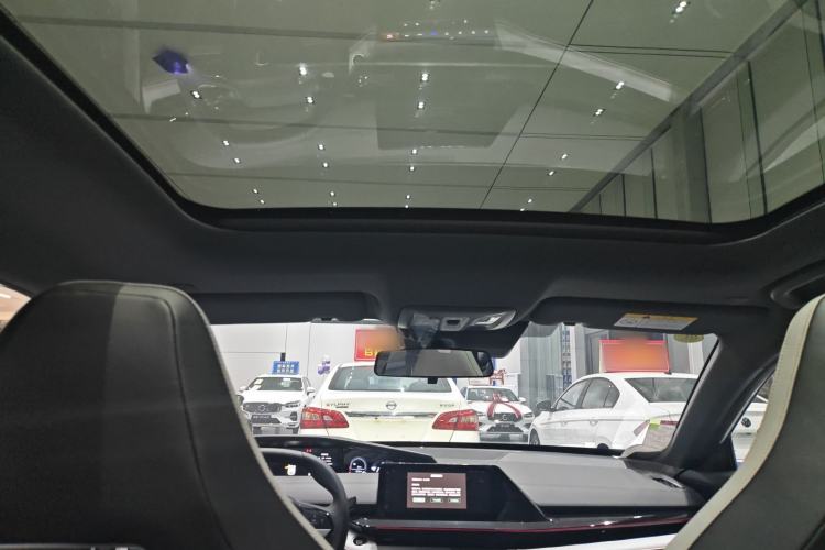 Used CHANGAN UNI-V iDD 2024 Blue Whale Smart Electric iDD 136km Luxury Model
