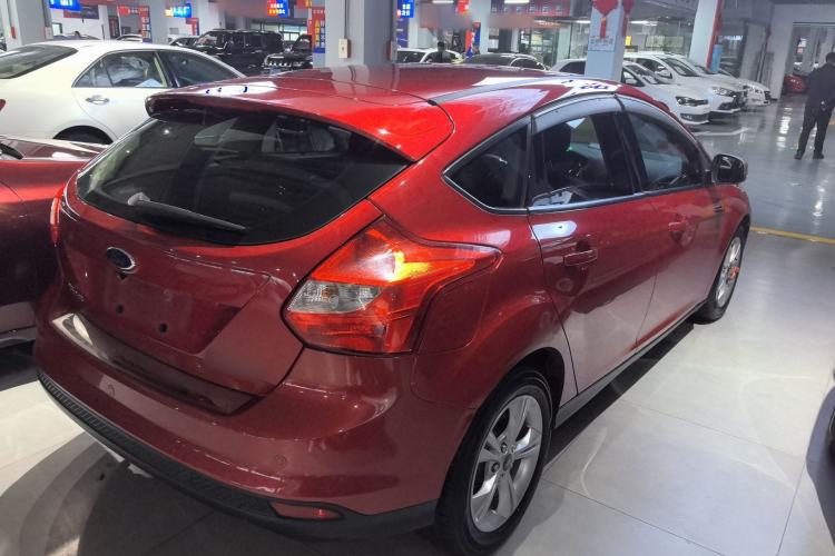 Used Ford Focus 2012 Hatchback 1.6L Automatic Fashion Edition Rear Right 45 Deg