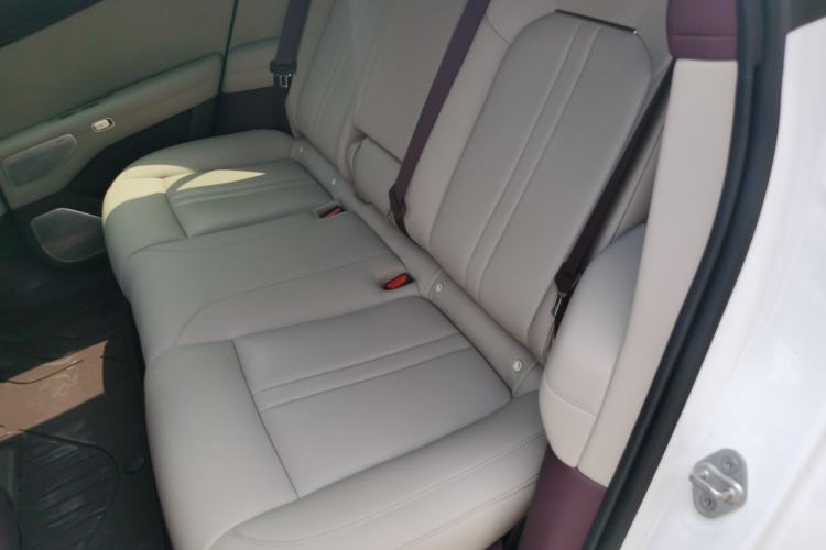 Used Xiaomi Auto YU7 2025 Ultra-Long Range High-Performance All-Wheel-Drive Max Edition Left Rear Seat