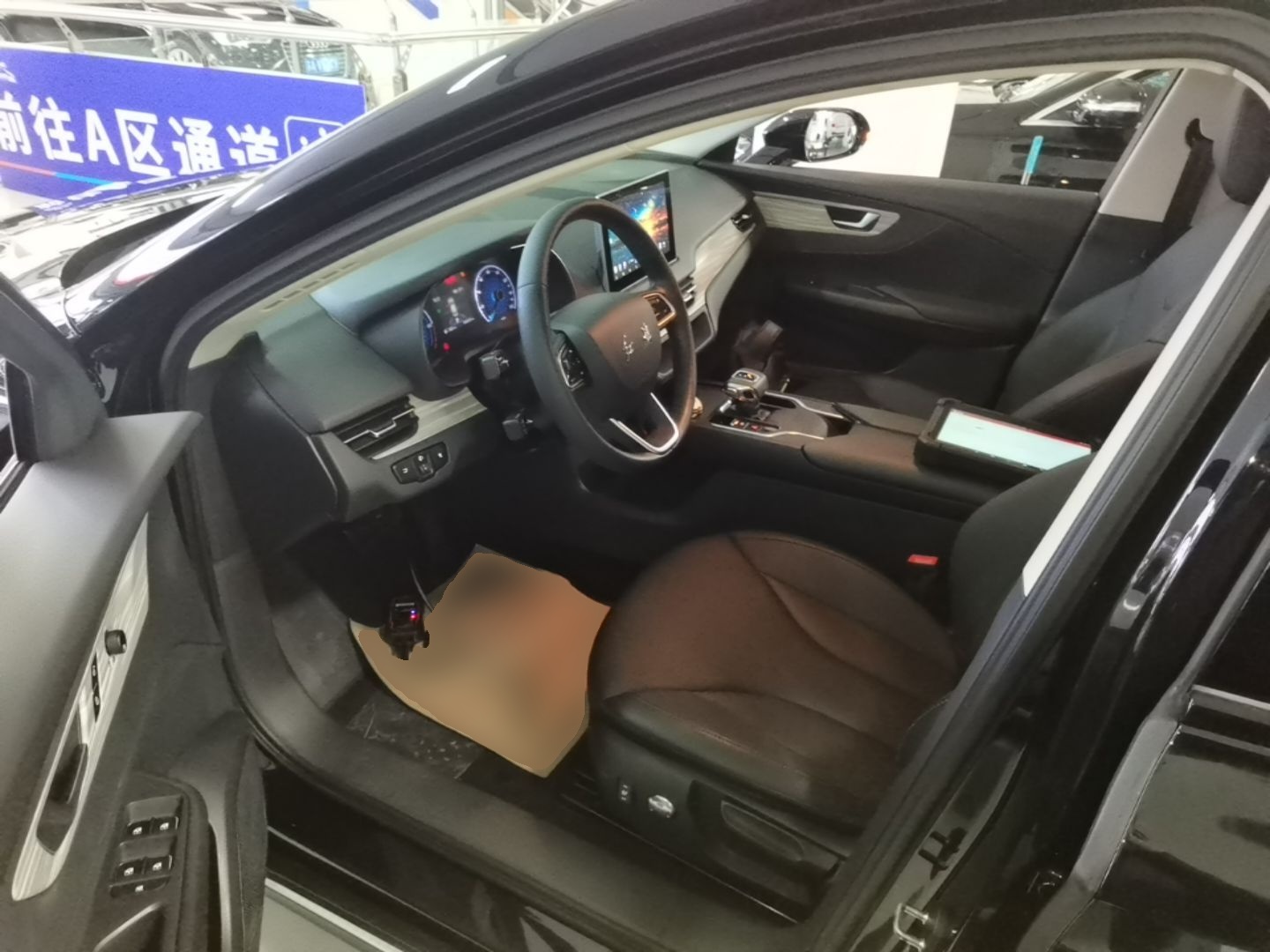 Hongqi E-QM5 2023 620km PLUS — снимка 17