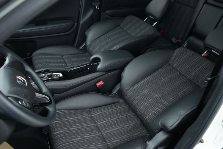 Used Honda Vezel 2017 1.8L CVT Front-Wheel Drive Pioneer Edition