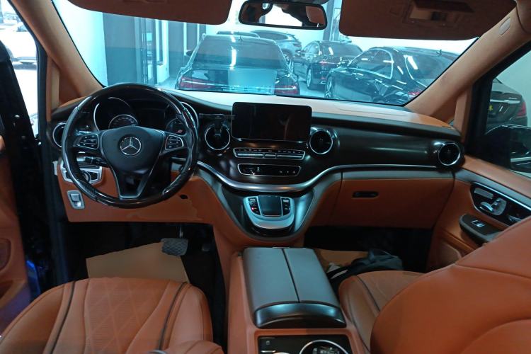 Used Mercedes-Benz V-Class 2020 V 260 Avantgarde Edition