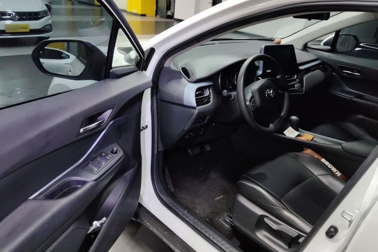 Used Toyota IZOA 2021 2.0L Enjoy Edition