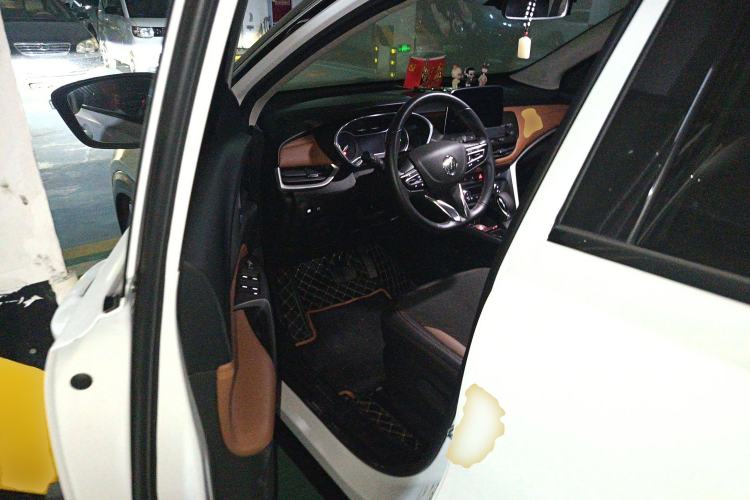 Used Buick Encore 2020 20T CVT Luxury Edition Driver Seat