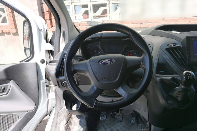 Used Ford Transit 2019 2.0T Diesel Multi-Purpose Commercial Vehicle Short Wheelbase Mid-Roof Design 6-Seater China VI Standard
