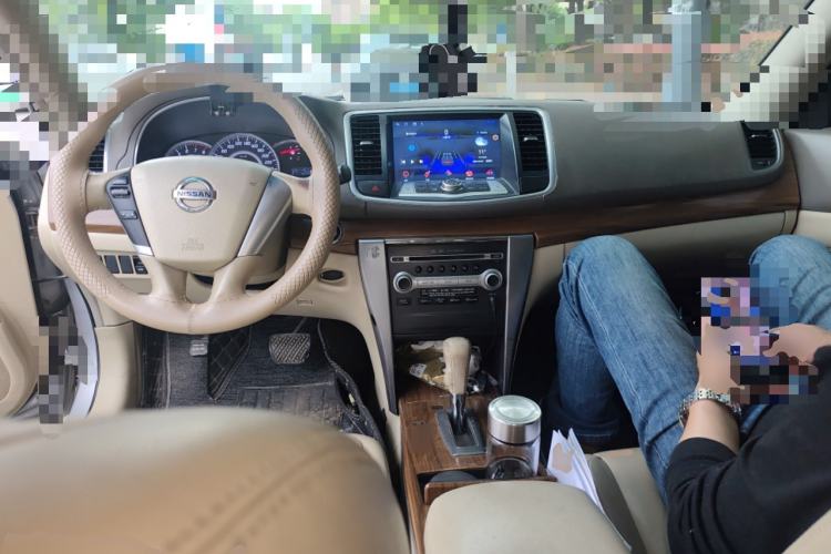 Used Nissan Teana 2011 2.0L XL Comfort Edition Center Console