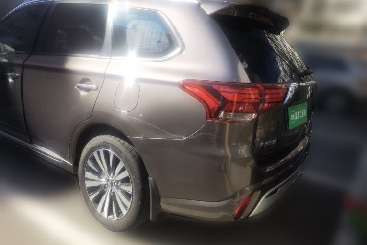 Used Mitsubishi Outlander 2021 2.0L Two-Wheel Drive Comfort Edition 5 Seats
