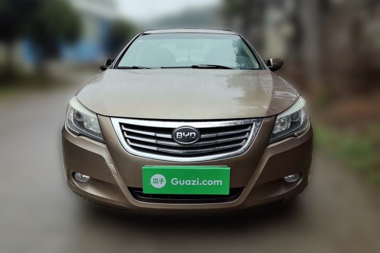 Used BYD G6 2011 2.0L Manual Luxury Edition
