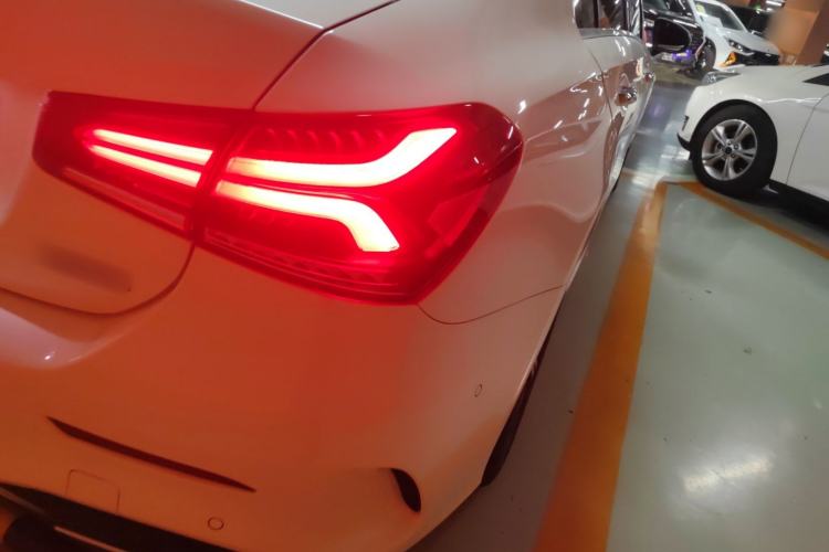 Used Mercedes-Benz A-Class 2022 Revised Version A 200 L Sport Sedan Fashionable Style
