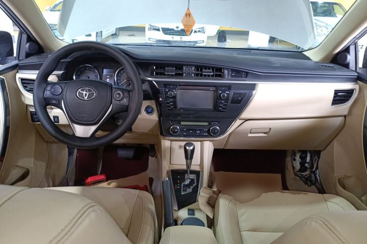 Used Toyota Corolla 2014 1.8L CVT Top-of-the-Line Version
