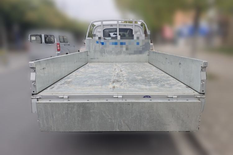 Used Wuling Rongguang New Truck 2024 2.0L Double-Cab Extra-Long Version with Dual Rear Wheels – Base Model Trunk