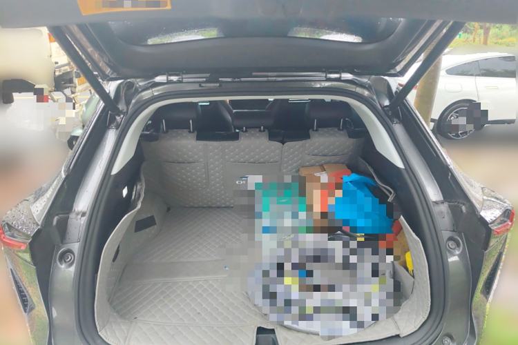 Used CHANGAN OSHAN Z6 2022 Blue Whale 1.5T DCT Smart Edition Trunk