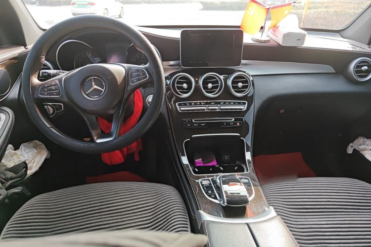 Used Mercedes-Benz GLC 2019 GLC 260 L 4MATIC Dynamic Model
