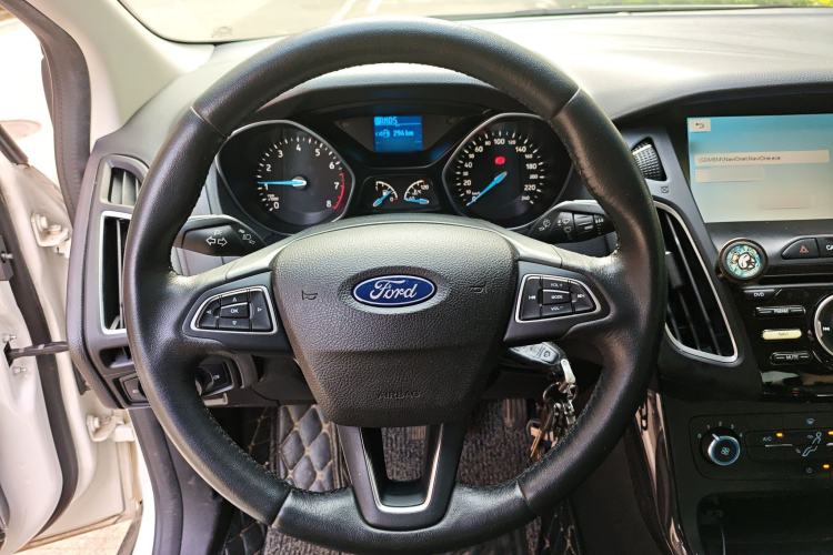 Used Ford Focus 2018 Sedan Classic 1.6L Automatic Trendy SmartDrive Edition
