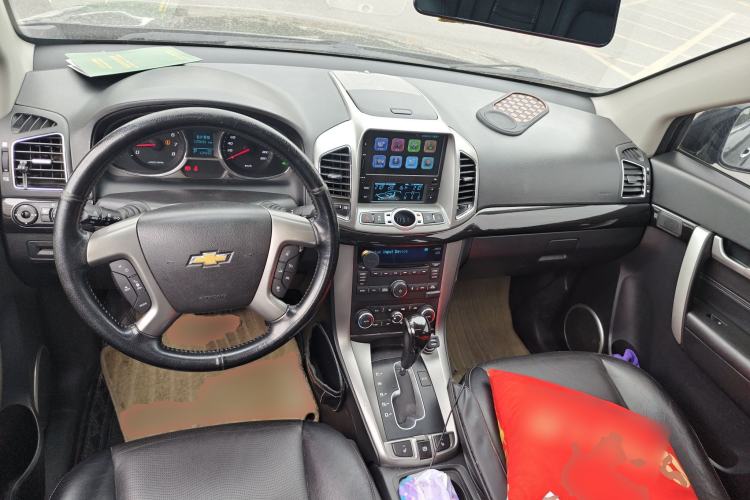 Used Chevrolet Captiva 2015 2.4L 4x4 Flagship Edition 7-Seater