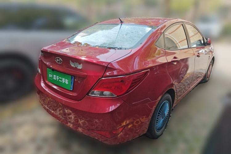 Used Hyundai Verna (older generation) 2014 1.4L Manual Smart GLS Trim Rear Right 45 Deg