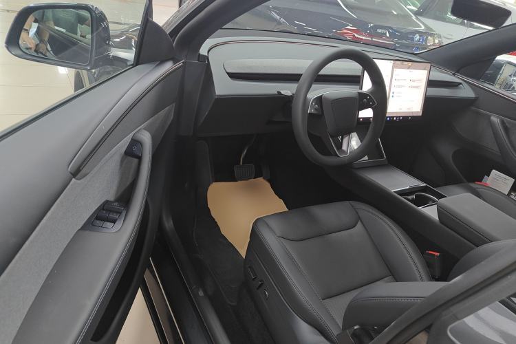 Used Tesla Model Y 2026 Rear-Drive Model