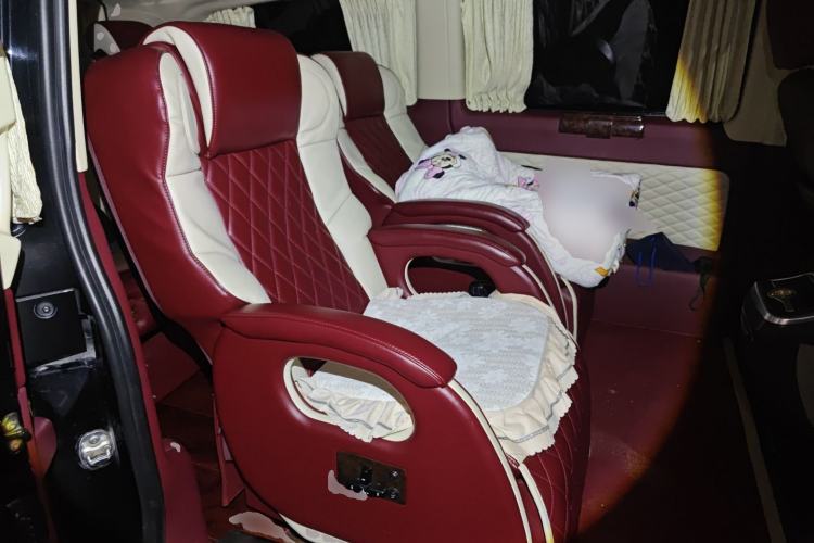 Used Mercedes-Benz Vito 2013 2.1T Elite Edition Left Rear Seat