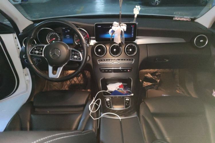Used Mercedes-Benz C-Class 2019 C 180 L Fashion Edition Sport Version Center Console