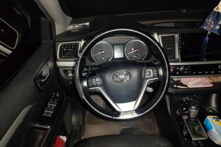 Used Toyota Highlander 2015 2.0T Two-Wheel Drive Luxury Edition 7 Seats
