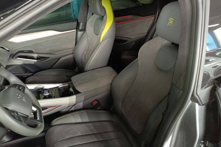 Used BYD Song L EV 2025 Intelligent Driving Version 602 km Range LiDAR-equipped All-Wheel-Drive Type Left Front Seat