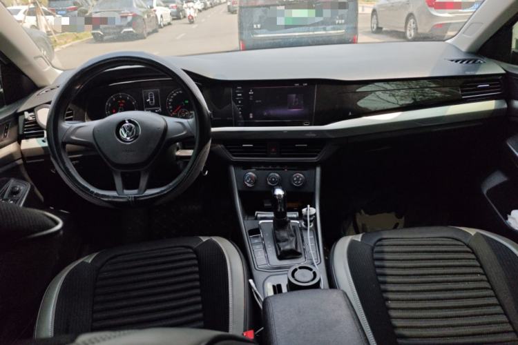 Used Volkswagen Bora 2019 1.5L Automatic Fashion Model Center Console