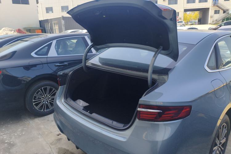 Used Geely Auto Preface 2026 Model Oriental Yao 1.5TD Fuyao Edition Trunk