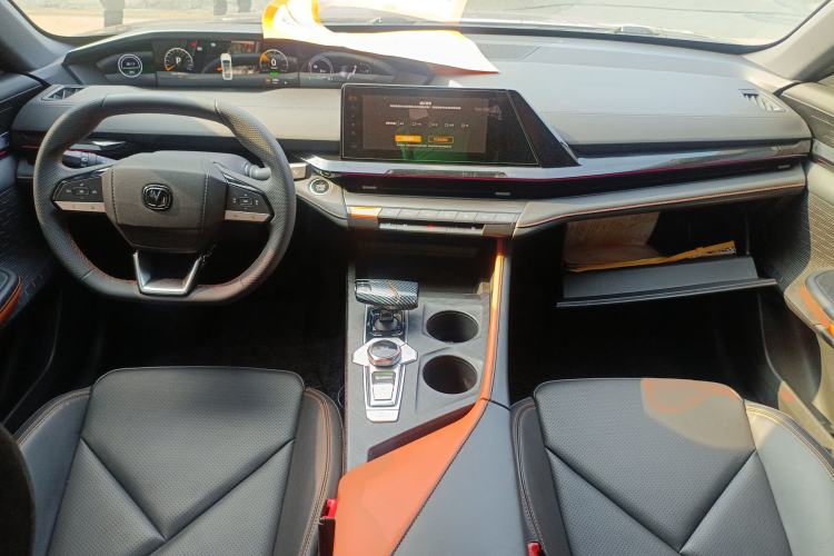 Used Changan UNI-V iDD 2023 ZhiDian iDD 1.5T 113km ZhiKu Model