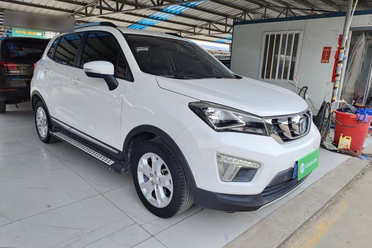 Used CHANGAN CS15 2016 1.5L Manual Luxury Edition Front Right 45 Deg