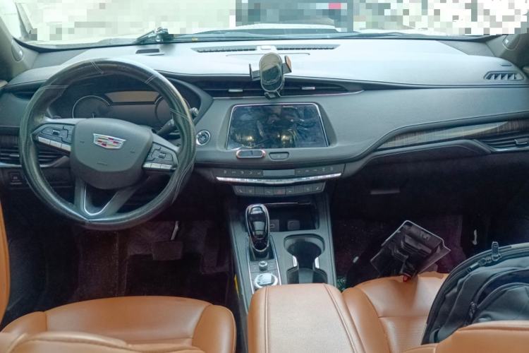 Used Cadillac XT4 2022 28T Two-Wheel Drive Prestige Version Center Console