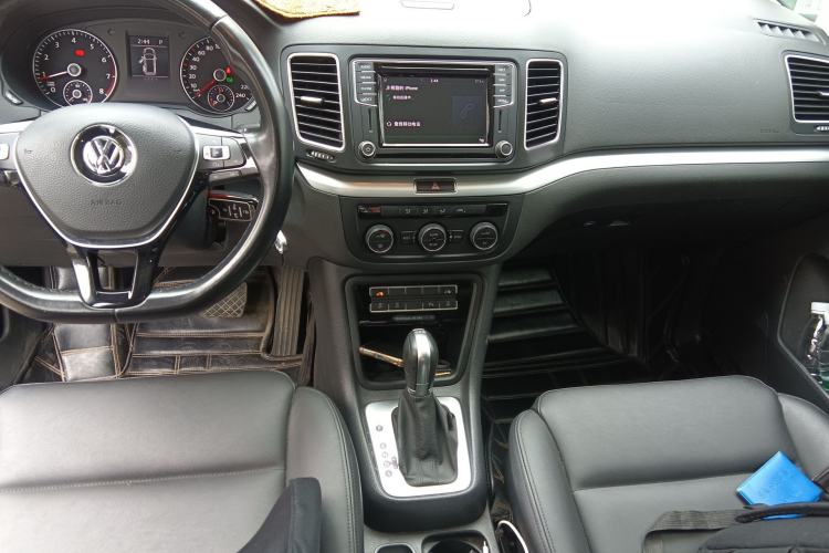 Used Volkswagen Sharan 2018 380TSI Comfort Edition 7-Seater Center Console