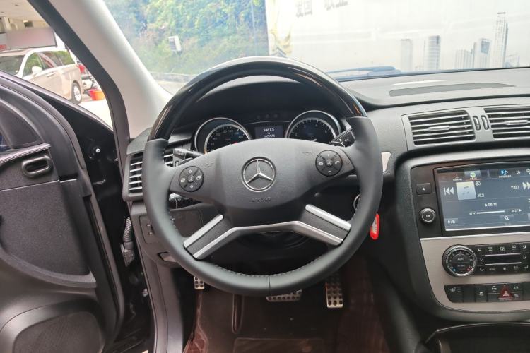 Used Mercedes-Benz R-Class 2014 R 320 4MATIC Business Model Steering Wheel
