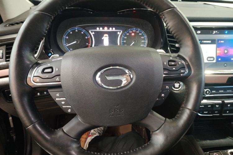 Used GAC Trumpchi GS8 2017 320T Two-Wheel Drive Luxury Smart Connectivity Version (7 Seats) Steering Wheel