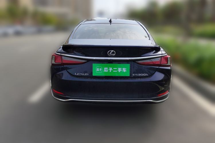 Used Lexus ES 2018 300h Executive Version China V Standard
