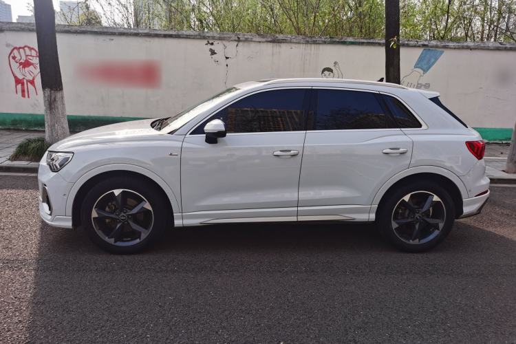 Used Audi Q3 2021 35 TFSI Fashion Dynamic Model Exterior 4