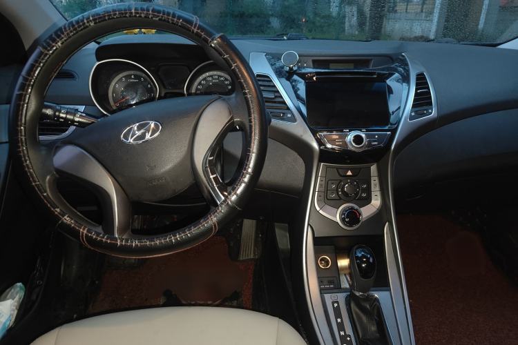 Used Hyundai Elantra (5th Generation / Langdong) 2012 1.6L Automatic Fashion Edition