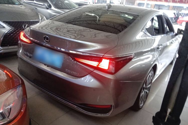 Used Lexus ES 2022 260 Excellence Edition
