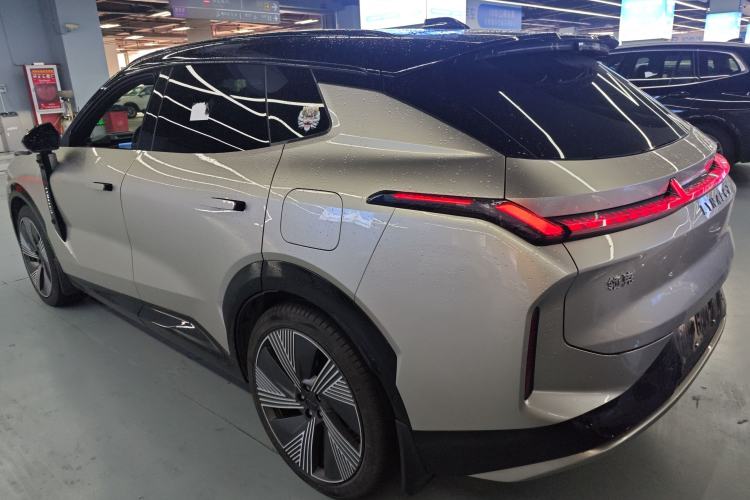 Used Lynk & Co 08 EM-P 2023 220 km Limited-Time Edition