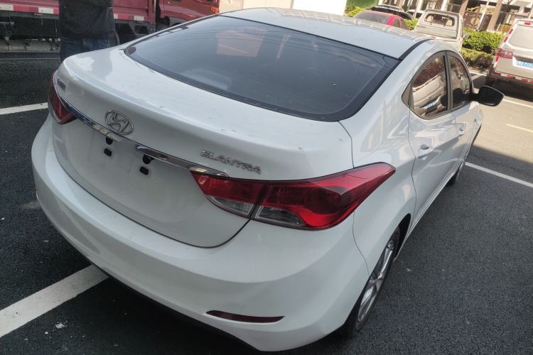 Used Hyundai Elantra (5th Generation / Langdong) 2015 1.6L Automatic Fashion Model Rear Right 45 Deg