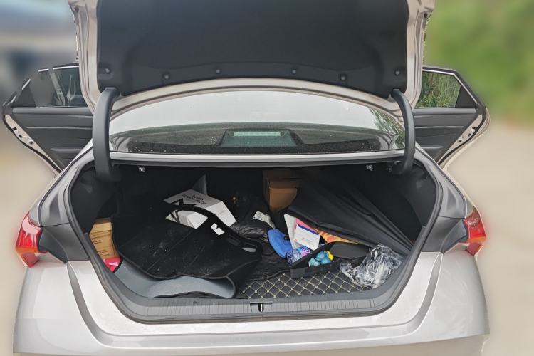 Used Toyota Avalon 2019 Dual-Engine 2.5L Luxury Edition China VI Standard