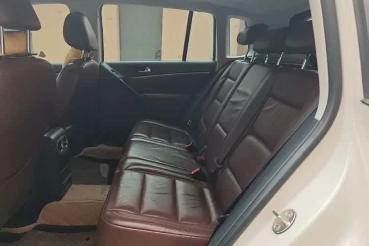 Used Volkswagen Tiguan 2013 1.8 TSI Automatic All-Wheel Drive Luxury Model Left Rear Seat