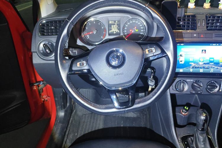 Used Volkswagen Polo 2016 1.6L Automatic Comfort Model
