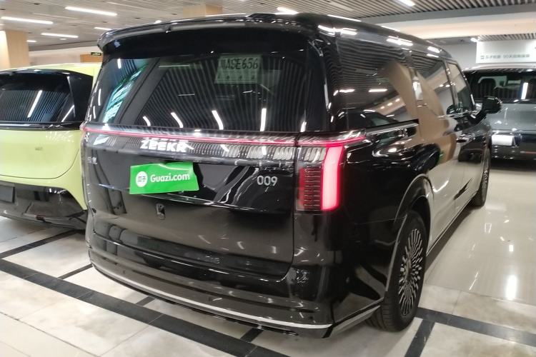 Used Zeekr 009 2024 7-Seater Aisle Version 108 kWh