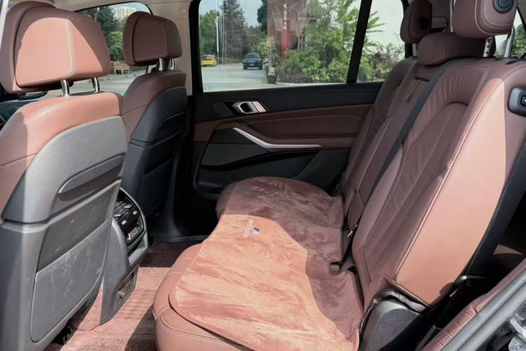 Used BMW X7 2020 xDrive40i Luxury Package with Leading Features