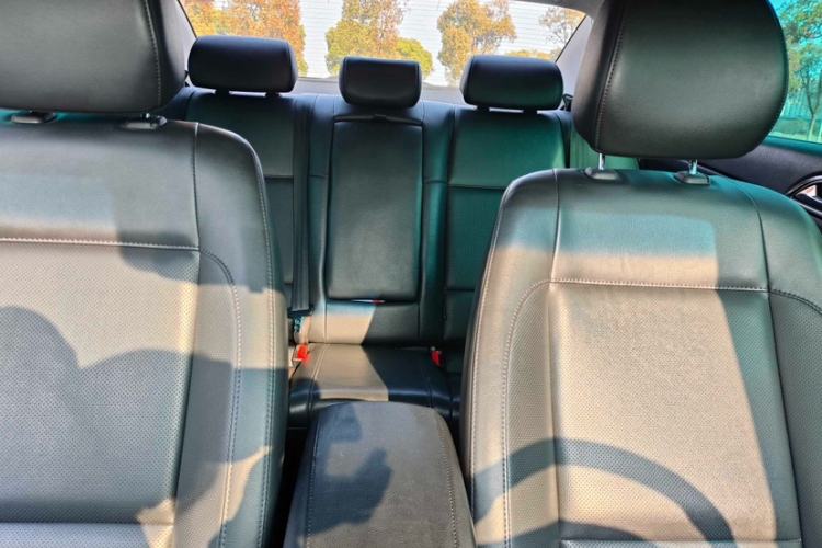 Used Hyundai Mistra 2017 1.8L Automatic Deluxe DLX Model China V Emission Standard Interior 4