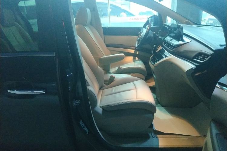 Used Buick GL8 2020 Land Business Class 652T Luxury Model
