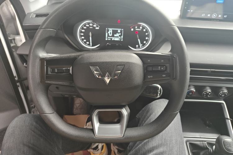 Used Wuling Alvez 2022 1.5L Manual Free-Style Model