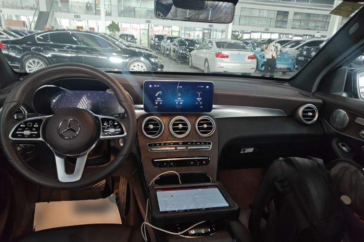 Used Mercedes-Benz GLC 2020 Facelift GLC 260 L 4MATIC Luxury Edition
