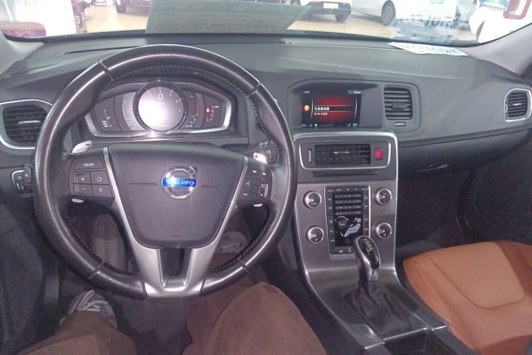Used Volvo V60 2015 T5 Zhiya Edition